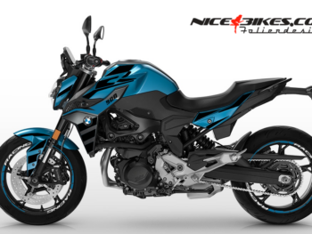 BMW F900R Magic Black auf blauer Maschine