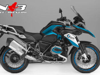 BMW GS Edition hellblau auf schwarzer Maschine