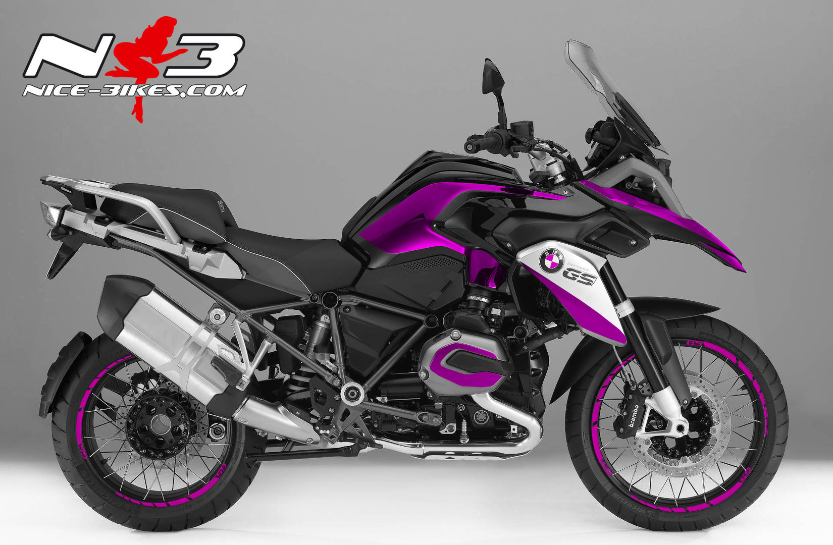 BMW GS Edition lila auf schwarzer Maschine