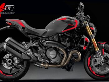 Monster 1200 rot auf grauer Maschine