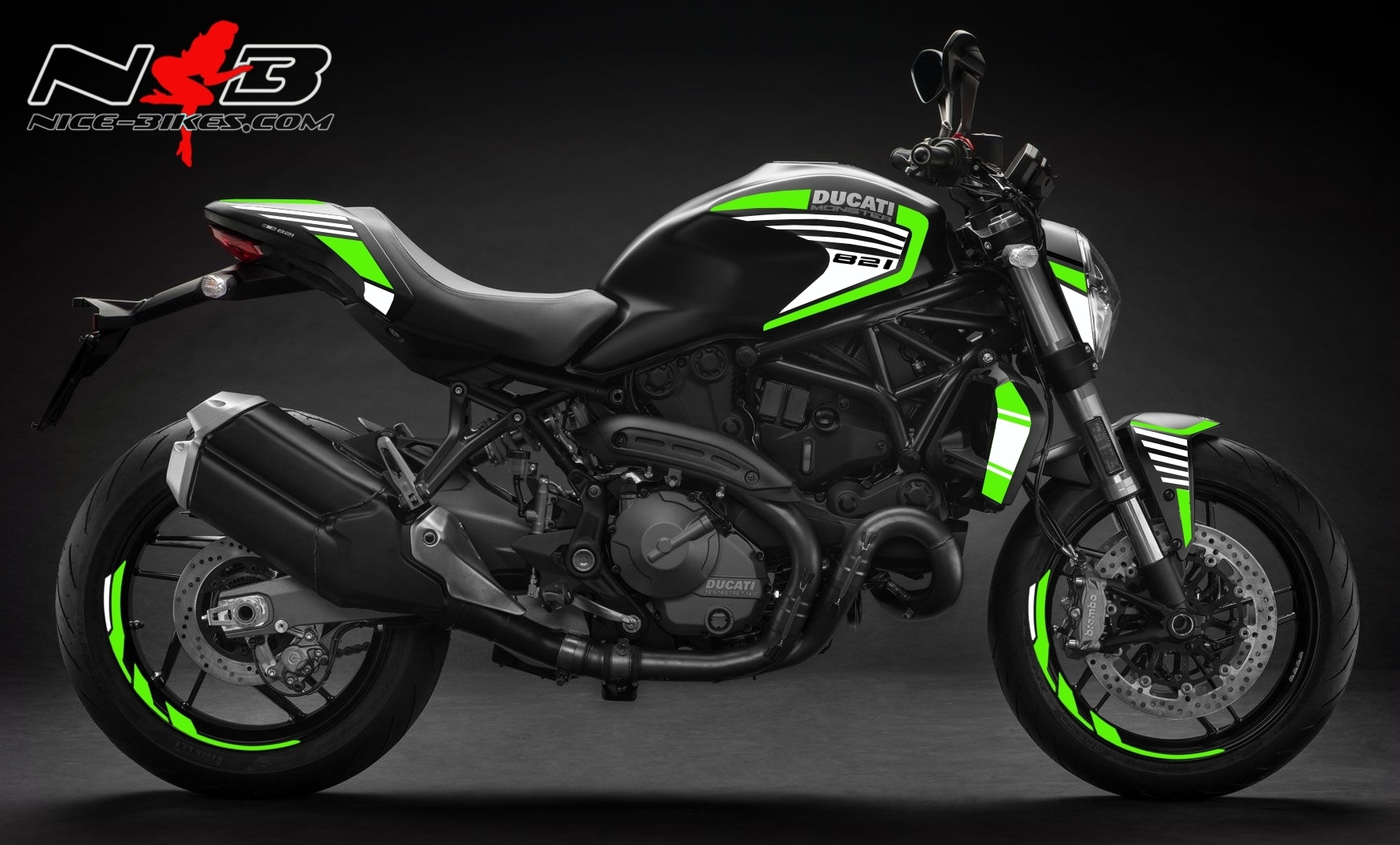 Monster 821 limegreen auf schwarzer Maschine