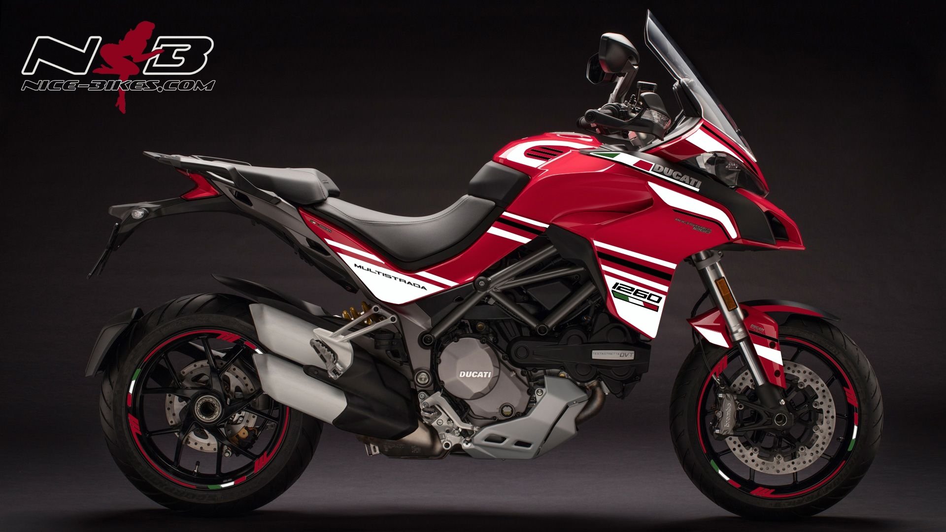 Multistrada 1260 tricolor auf roter Maschine